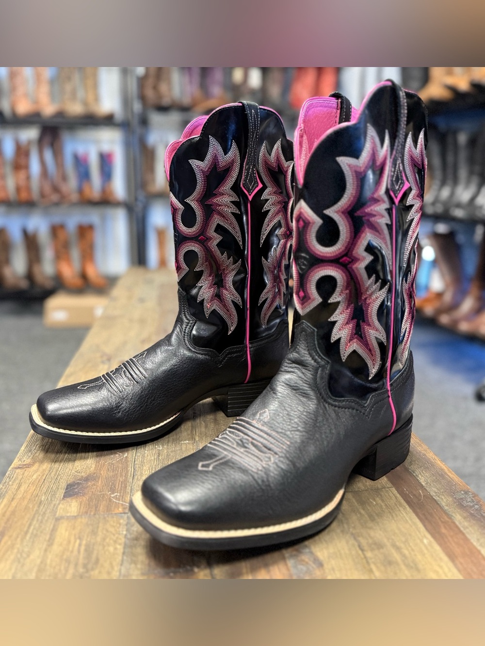 Ariat Women's Tombstone Western Boot - Broad Square Toe Size 10 - Picture 2 of 6